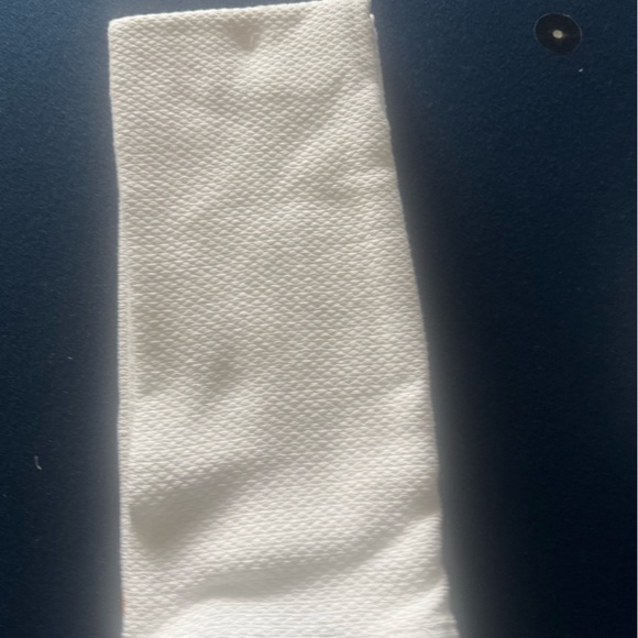 Kate Spade set of 2♠️White and Pink and red Cocktail Towels! Add a pop of FUN♠️ - Picture 6 of 7